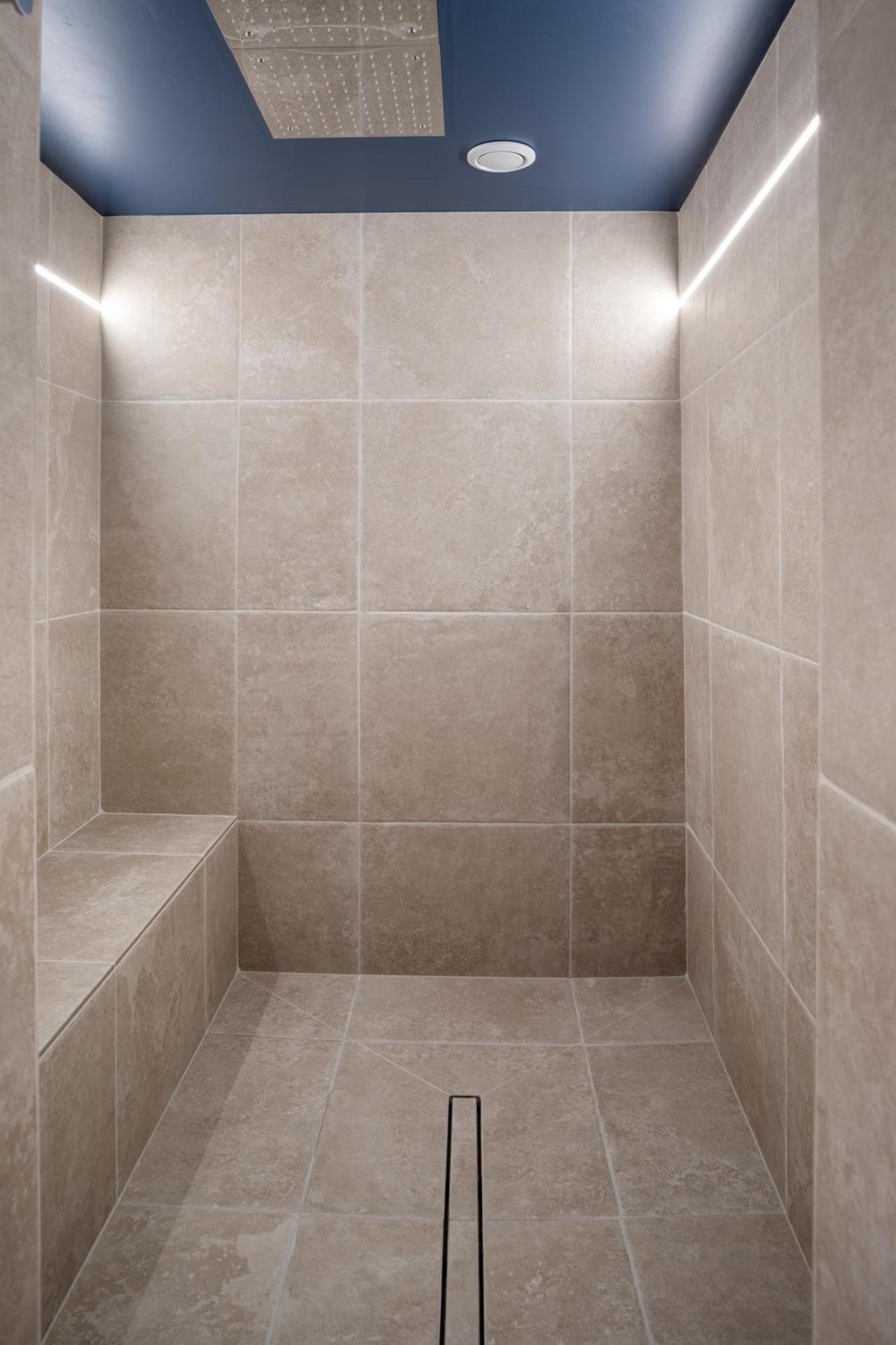 Deluxe Suite,1676728232:JPEG